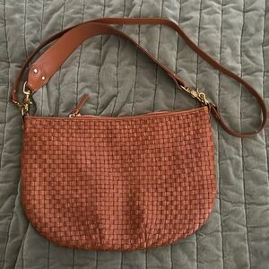 Clare V Moyen Messenger